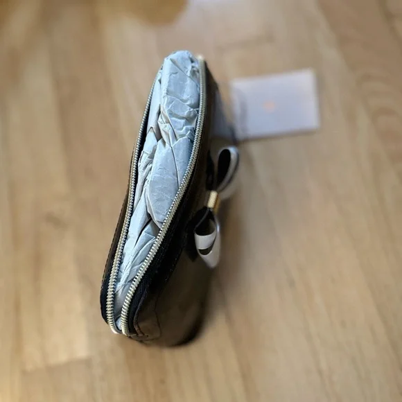 Ted Baker Glossy Black Clutch with White Bow - Picture 8 of 10